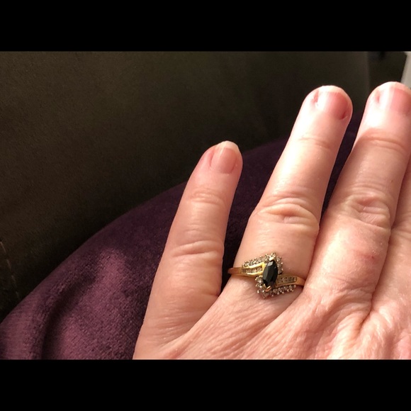 SOLD!!  Solid 14kt Gold ring - Picture 5 of 7